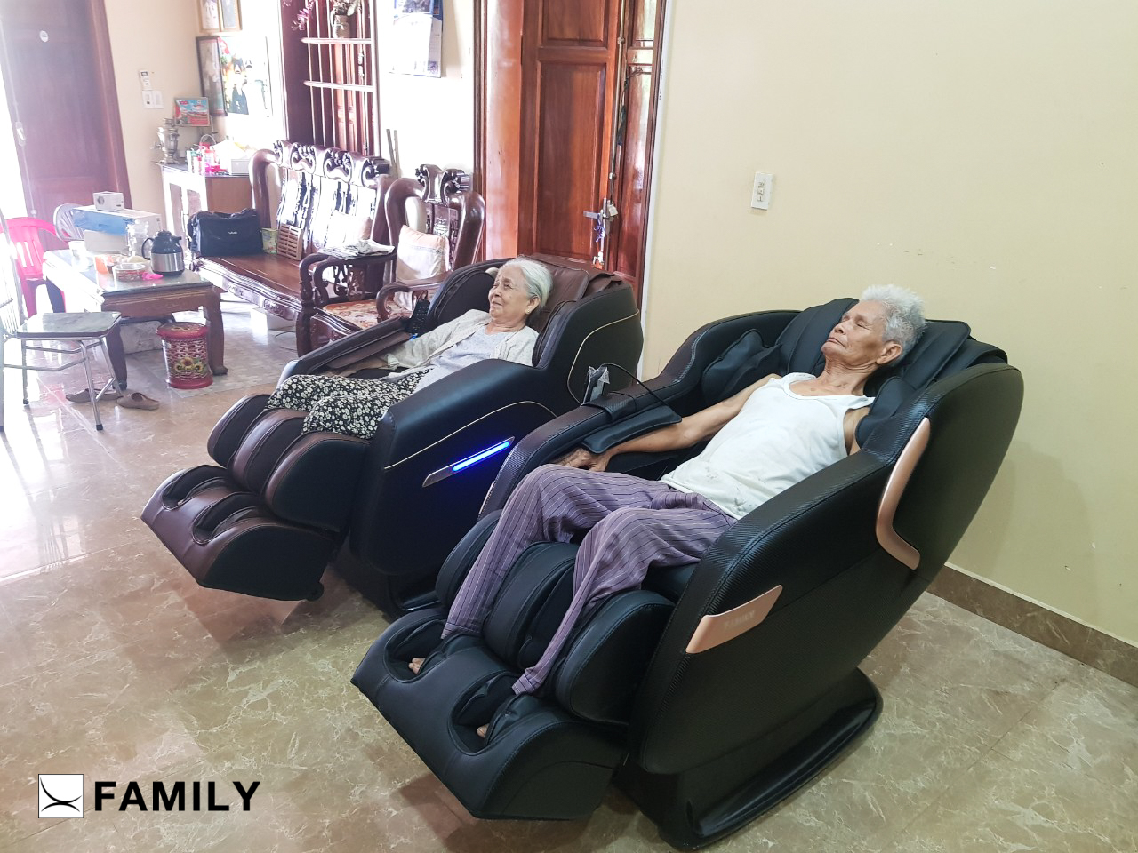 ghế massage tốt cho sức khỏe tuổi già